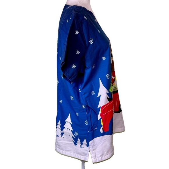 Butter Soft Stretch Christmas Scrub Top Santa Red Truck Snowman Penguin Size Lg - Picture 4 of 9
